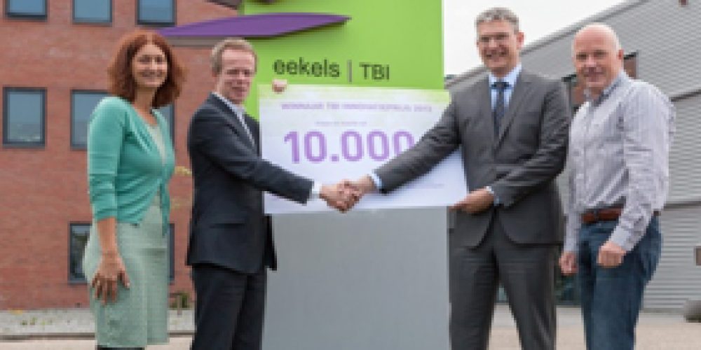 Eekels schenk aan Hanze University Foundation